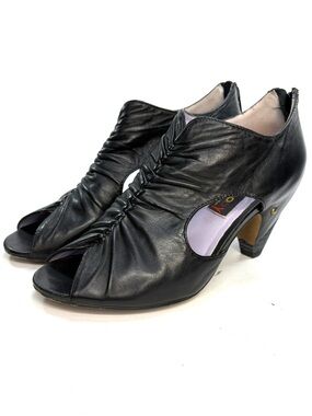 Everybody by BZ Moda Black Leather Heeled Sandals | 36.5